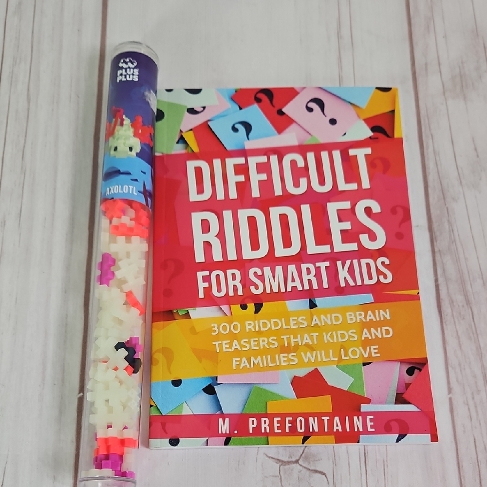 Axolotyl 3D Puzzle & Riddle Book